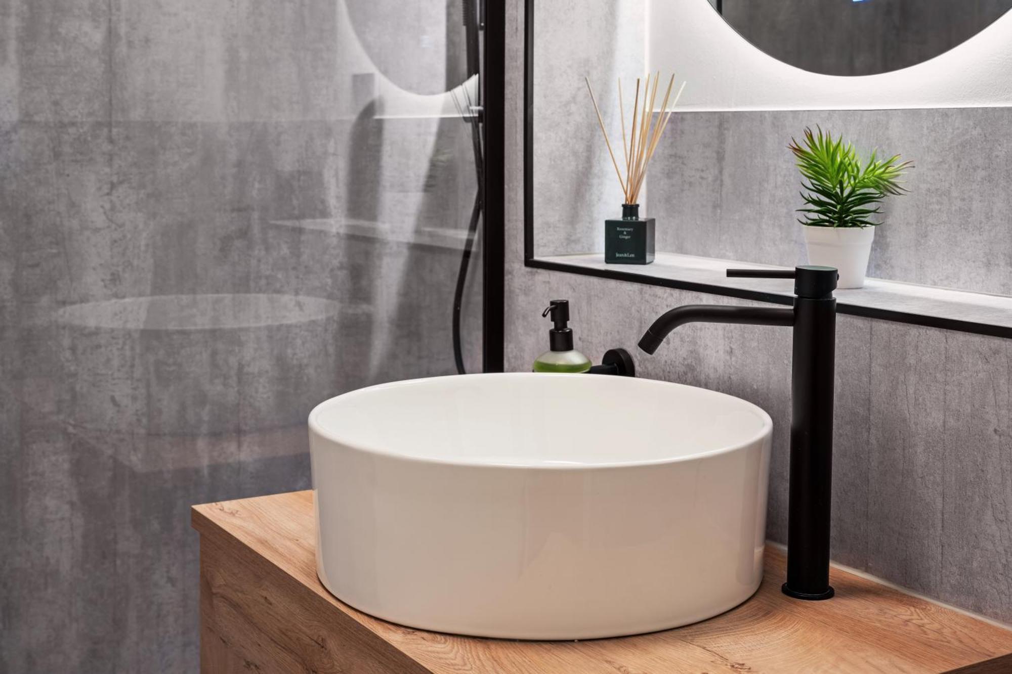 Edler Wohnraum Noble Stadtoase Mit Boxspringbett, Kaffeevollautomat, Lift & Parkplatz Κέμνιτς Εξωτερικό φωτογραφία